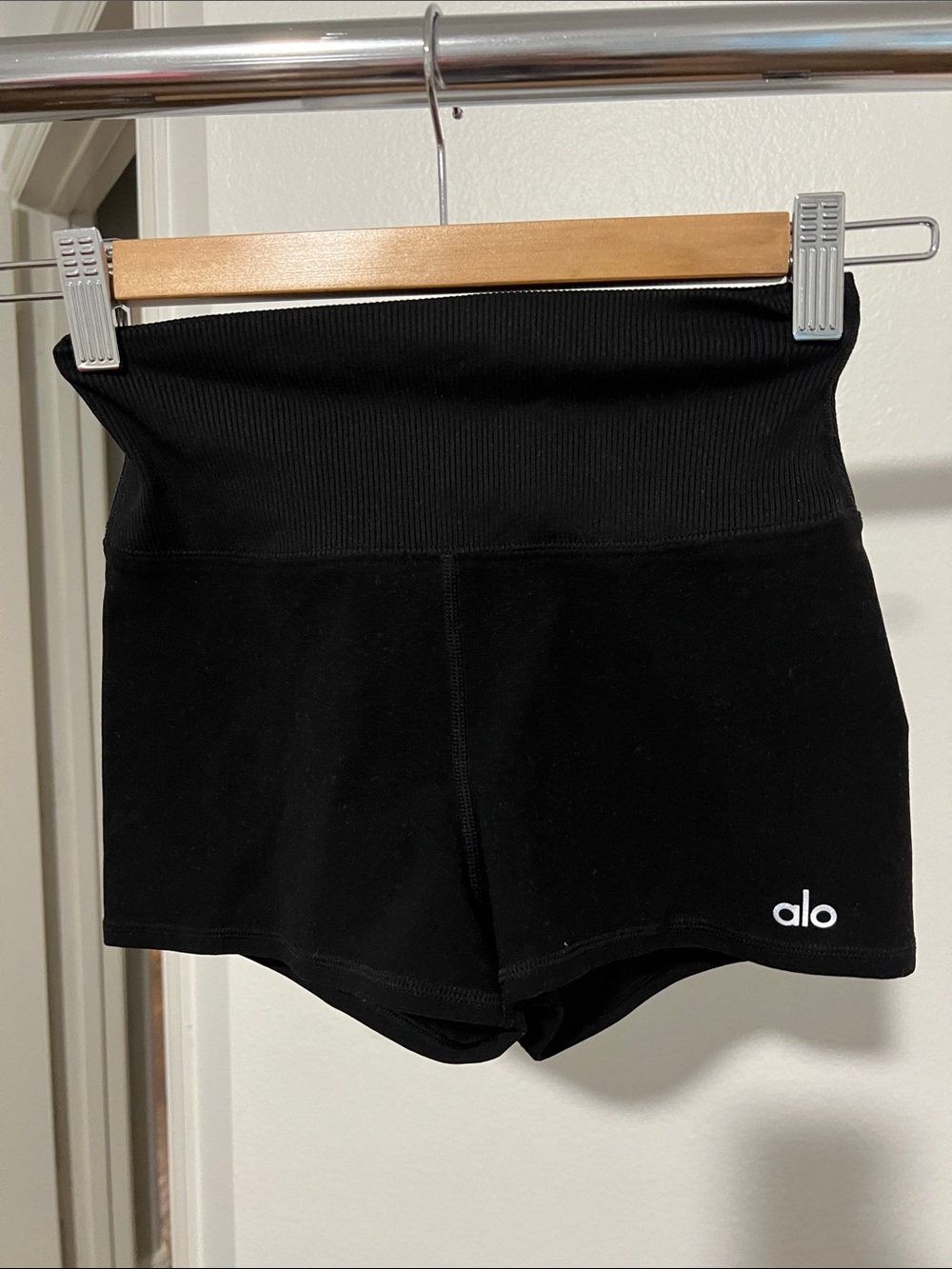 ALO Yoga High-Waist Black Ribbed Waist Shorts